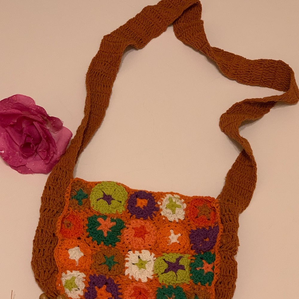Urban Outfitters Floral Knit Crocheted Crossbody New without Tag @nfinitelyposh
